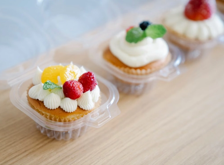 Domos para postres con cupcakes dentro